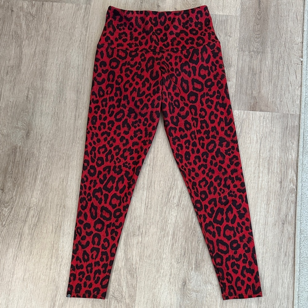 Onzie women’s Leggings - Red and Black Leopard Print